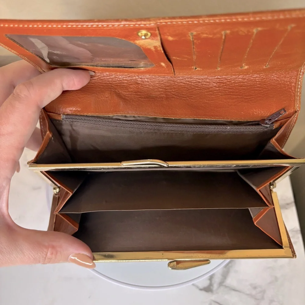 Meidon‎ Vintage Dark Green and Tan Leather Wallet